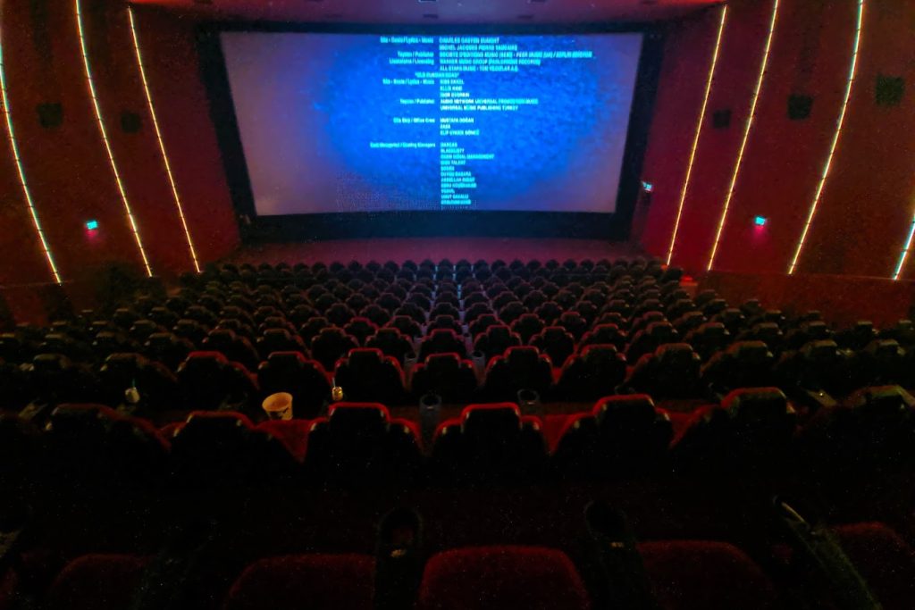 Esas 14 Burda - Cinemaximum